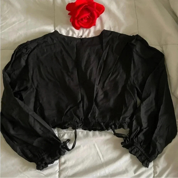 Revolve Lovers + Friends Tara linen blend crop top - Picture 6 of 8